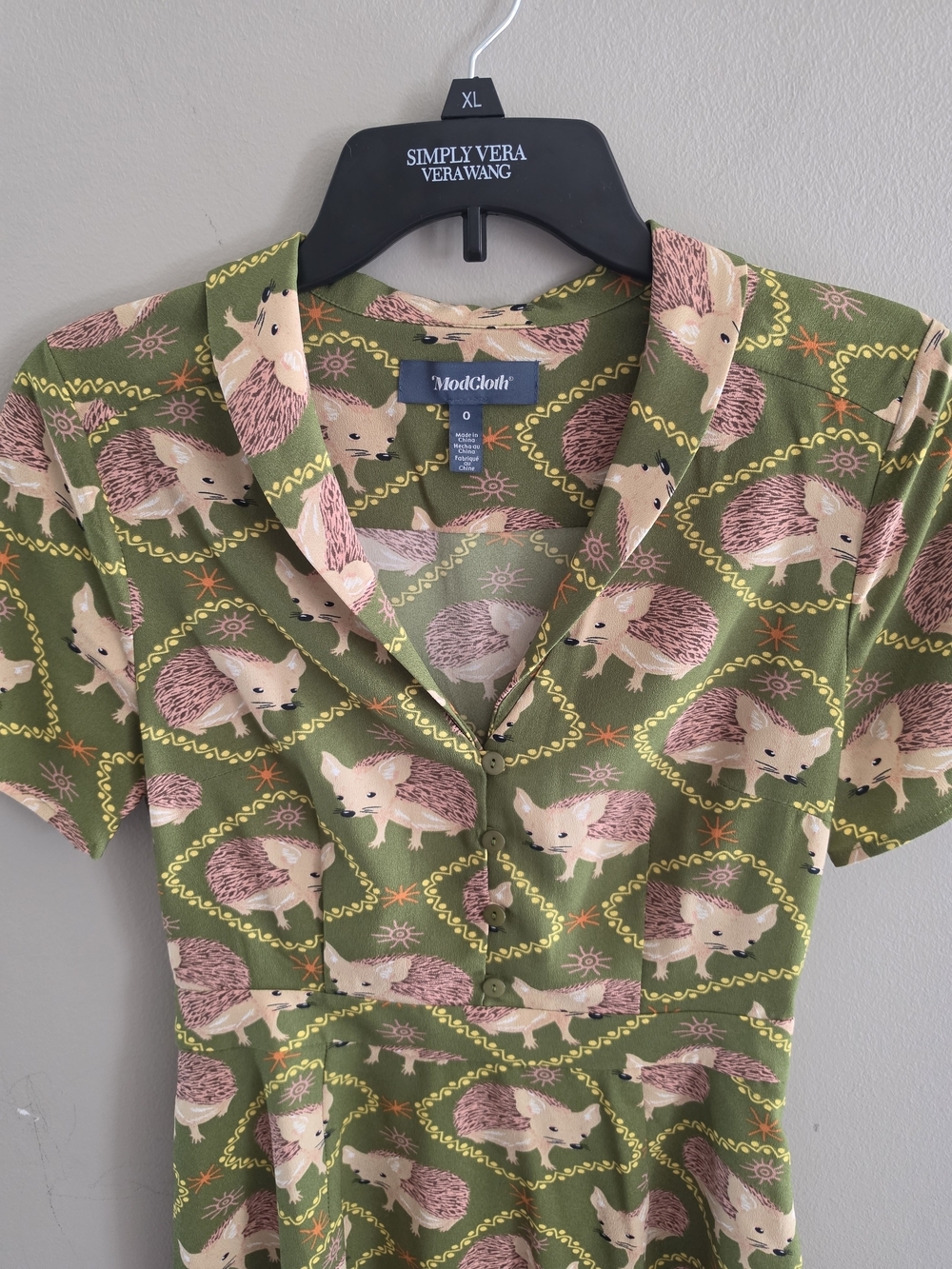ModCloth Hedgehog Print Fit & Flare Dress Women’s Size 0 Green Novelty Animal Dr